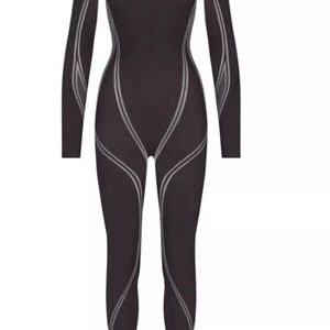 Skims First layers zip Front Catsuit XXS -S Sold Out